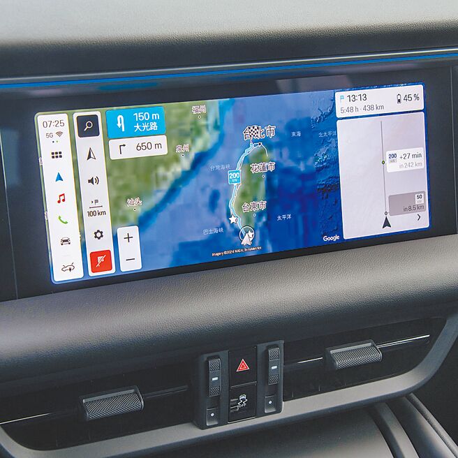 导航地图提供旅途充电站点建议功能。（陈大任摄）