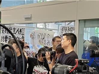 時評》政治蒙太奇大師