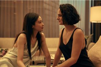 改編情慾大作 《艾曼紐2024》導演大讚黃秋生精彩演出