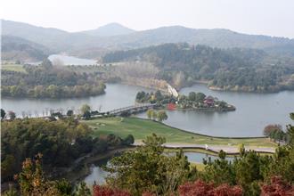 鍾東錦訪江蘇最大生態園區  台商林銘田耗資1200萬美元打造