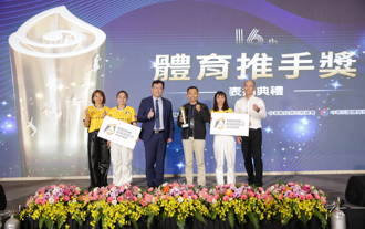 高雄先锋女足封后 柏文首获体育推手奖殊荣