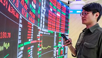 富采孵金雞 持股市值大增