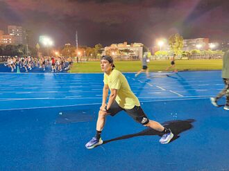 備戰跑季 機能戰靴競速