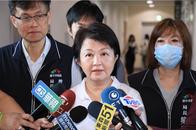 市长卢秀燕昨怒斥老师不适任，今早坦言太早下结论，应该先了解前因后果，她向该老师致歉。（陈淑娥摄）