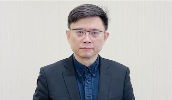 赖瑞隆表示，吴思怀退将赴陆对台湾不礼貌，导致2019年通过修法加强规范，要求退将应该效忠中华民国，近日翁晓玲打算删除，这是非常不恰当，这具有高度争议性。（赖瑞隆办公室提供／游念育台北传真）