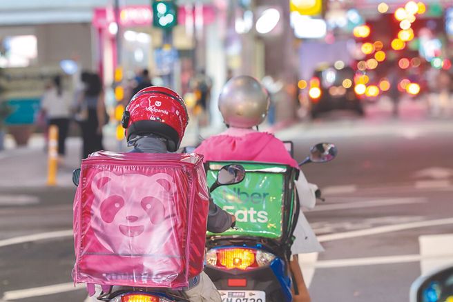 有网友最近开始在下班后跑外送，光奖金就拿到6250元，羡煞大批网友。（示意图，资料照）