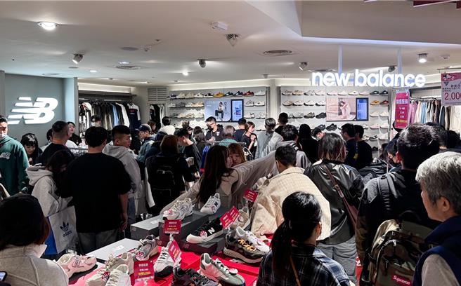 新竹SOGO周年庆运动鞋热卖万双。（SOGO提供）