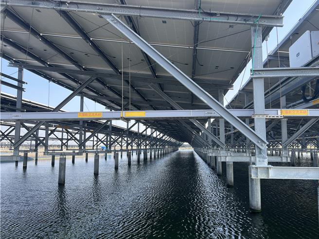 三地目前主力业务为太阳光电，在七股的渔电共生一期，目前已趸售给台电。后续七股二期也要施工，拚明年底或后年初併网。(王玉树摄)