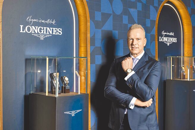 浪琴表全球总裁Matthias Breschan亲自来台，带来全系列最新款的巨擘系列Master Collection腕表。（Longines提供）