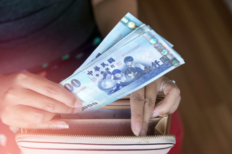 年薪400萬竹科高管娶「懶人妻」  只會購物不理家務遭休掉要還1189萬