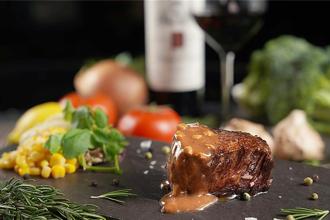 君品酒店茶苑「肉食狂歡節」每月11日每人1,111元肋眼牛排吃到飽