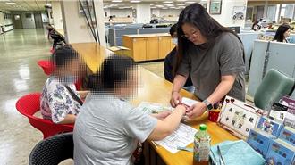 防走失！高市府新增18處申辦安心手鍊 助失智長輩安全返家