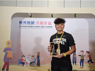 聽奧奪金選手白天化身地下清道夫 獲頒模範身心障礙勞工