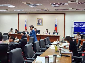 質疑遭影射污名化漁港建設  楊瓊瓔痛斥邱議瑩要求道歉