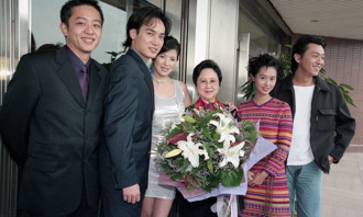 陈昭荣26年前获琼瑶提拔！旧照惊见女神朱茵掀回忆杀