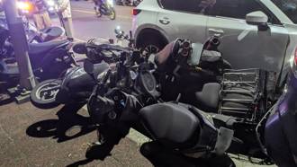 淡水女開車恍神連續撞 路邊14車毀損1行人遭波及