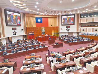 挨批另類霸凌 北市府每月2.4萬人加班