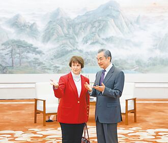 王毅：反對美在過渡期軍售台