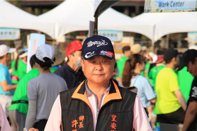 2024年12月4日澎湖县／检廉3日登澎湖望安岛搜索乡公所等处并约谈相关人员，4日向法院声请羁押涉嫌收贿的望安乡长许贤德。（许逸民摄）