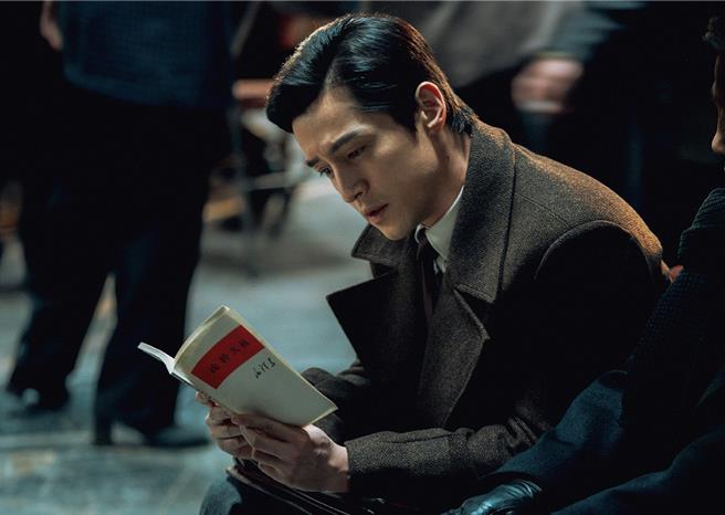 胡歌完美詮釋《繁華》寶總。（緯來戲劇台提供）