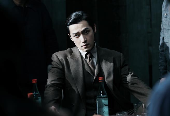 胡歌完美詮釋《繁華》寶總。（緯來戲劇台提供）