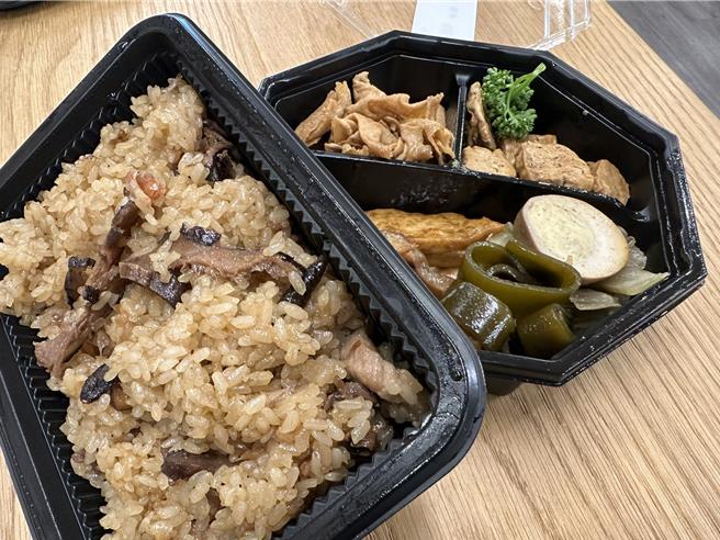 经发局预计明年举办「新北黑白切」、「新北油饭节」等系列活动，为新北产业注入新量能。（高钧麟摄）