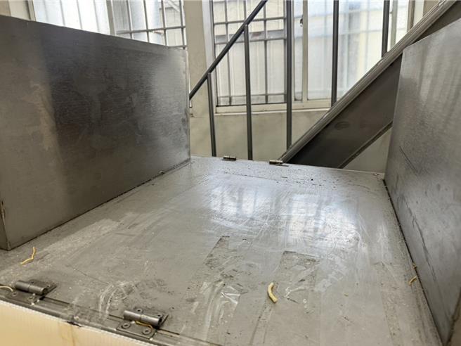 针对有民眾买到关庙拉麵却有虫，卫生局稽查揪出制造业者的食品作业场所多处缺失，要求限期改善。(卫生局提供／曹婷婷台南传真)