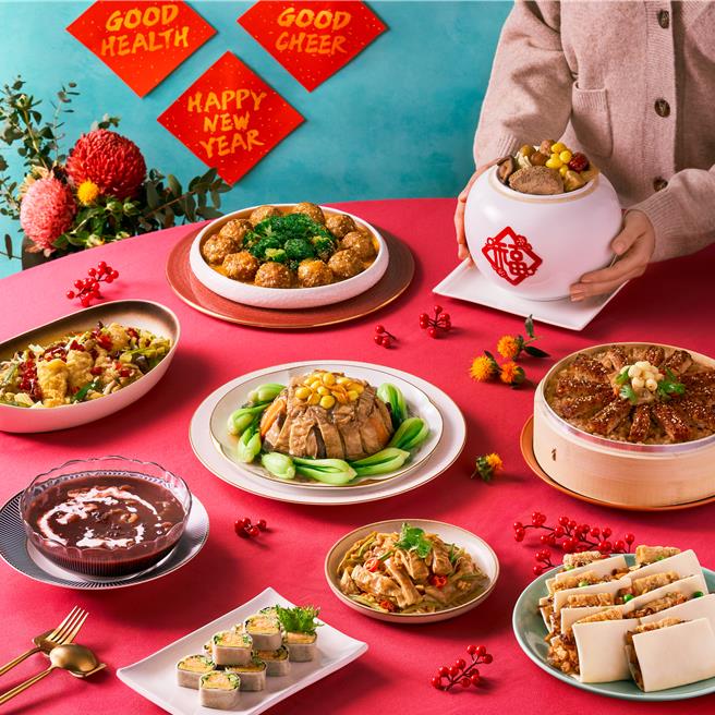 飨宾集团的果然匯推「金蛇迎春团圆宴」，4888元。（飨宾集团提供／朱世凯台北传真）