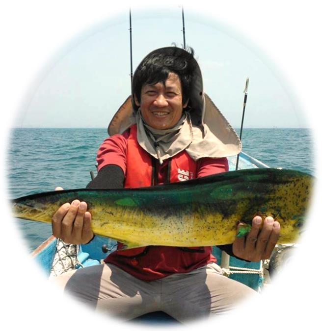 高醫大副校長鄭添祿3日清晨遠赴澎湖嶼坪海邊峭壁下釣魚，不慎落海溺斃。（摘自鄭添祿實驗室網站／許逸民澎湖傳真）