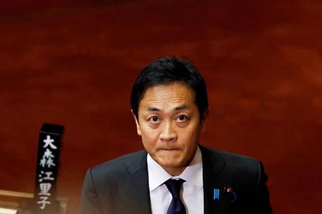 2024年11月11日，日本东京眾议院，在野党人国民民主党（DPP）党魁玉木雄一郎出席立法者投票选举新首相当天的会议。（路透社）