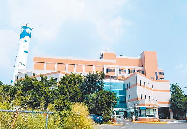 嘉义市垃圾焚化厂将在原址建新厂，为争取回馈，嘉义县原打算率千人到嘉义市政府前抗议，在嘉义县长翁章梁居中协调下，3日确定抗争暂时喊卡。（本报资料照片）