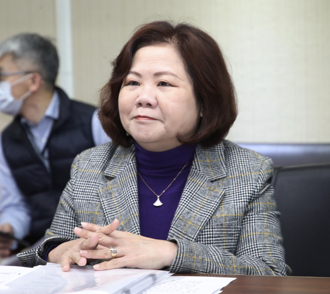 不只謝宜容送許銘春「愛馬仕絲巾」？黃益中一查名單驚呆：整組壞了了