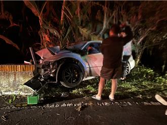 台南轎車自撞橋墩「壓扁變形」   24歲駕駛送醫不治