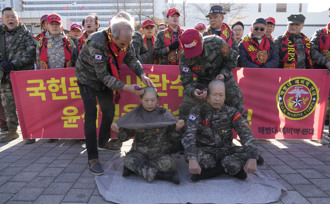 尹锡悦短命戒严引发强震 南韩危机大了