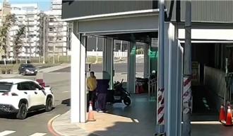 女車手搭Uber面交取贓款 遭警方圍捕司機嚇傻