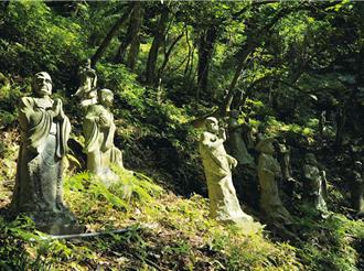 不一樣的登山之旅 《寂境：靈鷲山行旅圖鑑》穿越繁華入寂靜