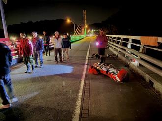 溪頭替代道路小半天橋下驚見男浮屍 檢警調查釐清