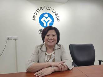 许铭春建豪华办公室「茶水间」？王浅秋曝光内部摆设