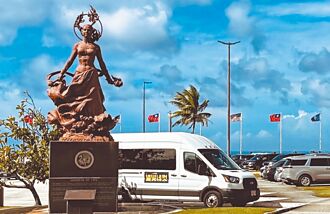 赖今与总督早茶叙 将进关岛议会