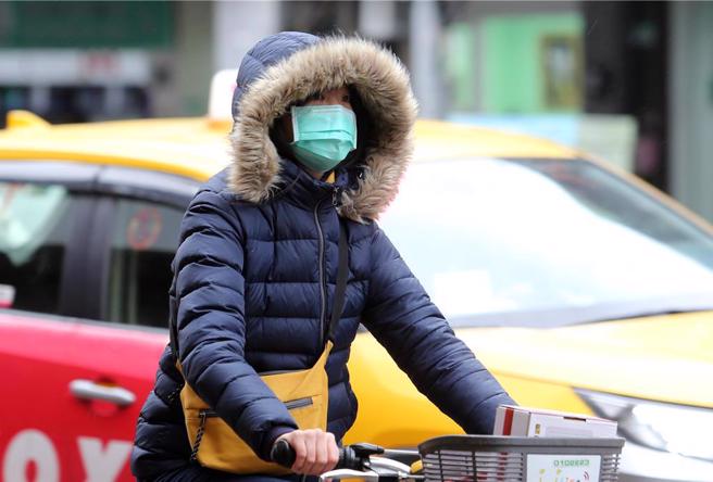 今晚水气增多，北部降雨范围扩大；周六起冷空气南下，低温下探12度，一路冷到下周二。（本报资料照片）