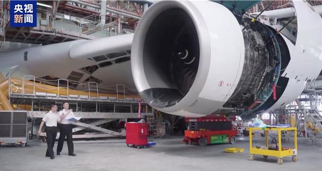 廈門「一站式」修飛機，自貿片區勇闖「新賽道」。（央視新聞）