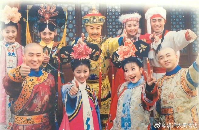 周杰饰演《还珠格格》「尔康」一角，对紫薇的深情形象深植人心。（图／微博）