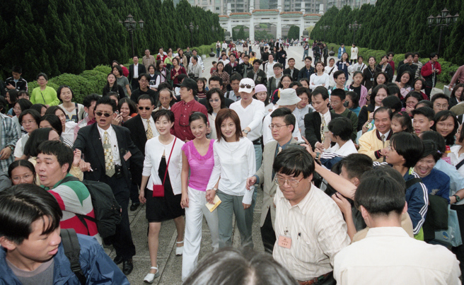 《还珠格格》当年爆红，连带大陆演员张铁林、赵薇、周杰也受到台湾观眾喜爱。（图／中时资料照）