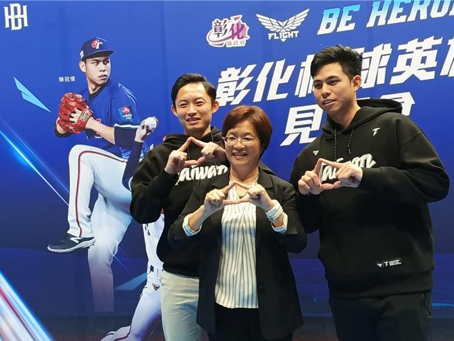 江国豪（左）与陈冠伟（右）回彰化分享夺冠的喜悦。（叶静美摄）