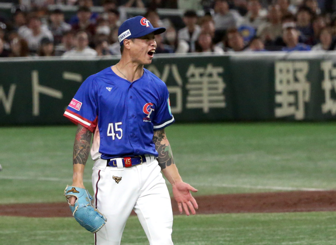 林昱珉手上刺青遭不少酸民用「8+9」形容。（图／中时资料照）