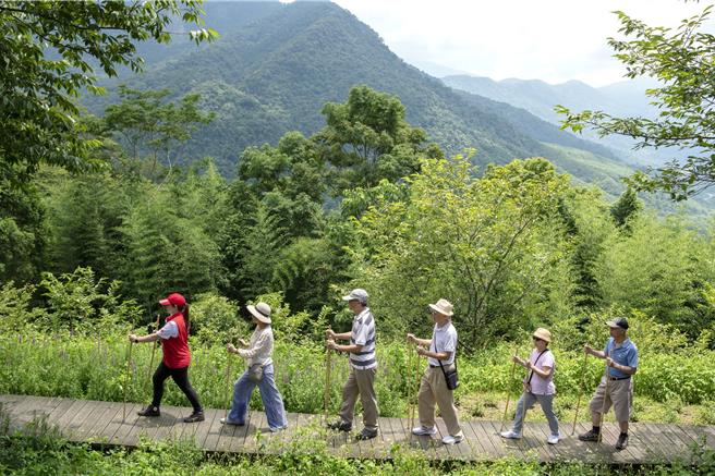 随着环保意识抬升，逾5成旅客优先选择绿色旅游行程。（雄狮旅游提供／陈佑诚台北传真）
