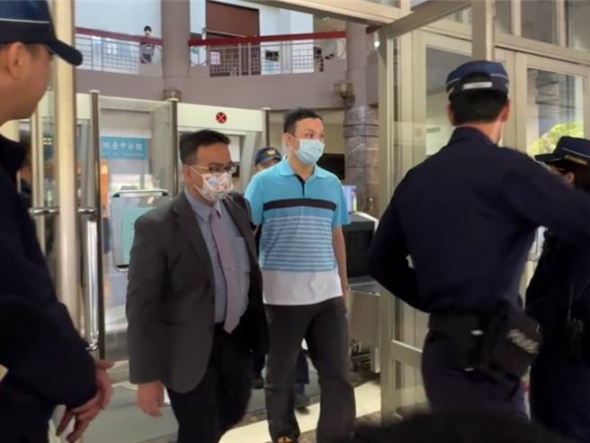 台中5亿高中生案进入二审，台中高分院5日上午11时三度开庭审理，夏男再度强调两人有结婚真意，并认为登记结婚画面被冠上主观意识，不然「将画面公布到网路让民眾评判。（潘虹恩摄）