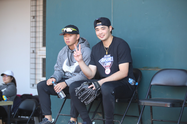 旅美好手陈柏毓（右）、郑宗哲（左）。（李弘斌摄）