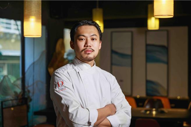 Max担纲禾马烧肉新主厨，大胆展现日法融合创意厨艺。（禾马烧肉提供）