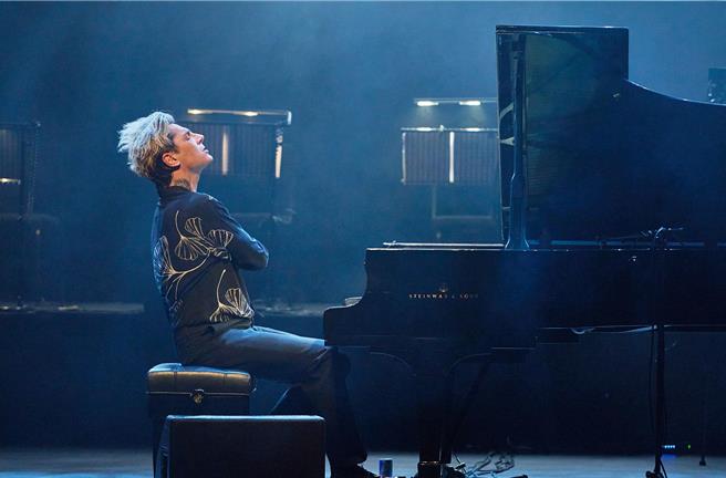 迈可森的音乐打破传统定律，将古典音乐与现代流行元素相融合。（好满意音乐提供）